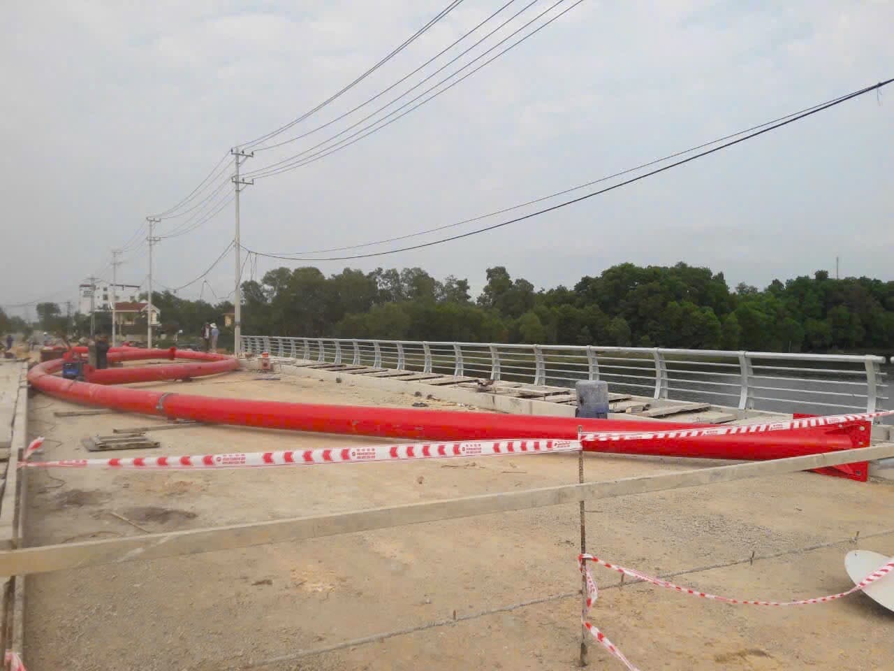 Thi công cầu đường tại Hải Lăng - ảnh 5